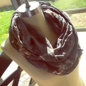 Final Sale🌸 Charming Charlie Infinity Scarf
